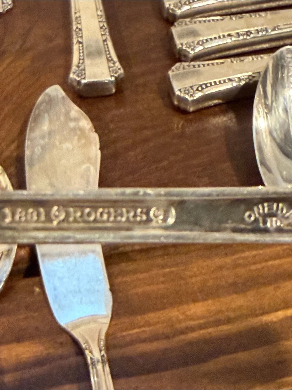 Vintage 1881 Rogers Oneida Ltd DEL MAR Silverplate Flatware Silverware 40 Pieces